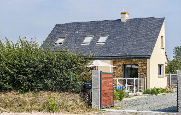 Location de vacances pour 8 personnes, avec piscine ainsi que terrasse et jardin à Saint-Germain-sur-Ay - 4