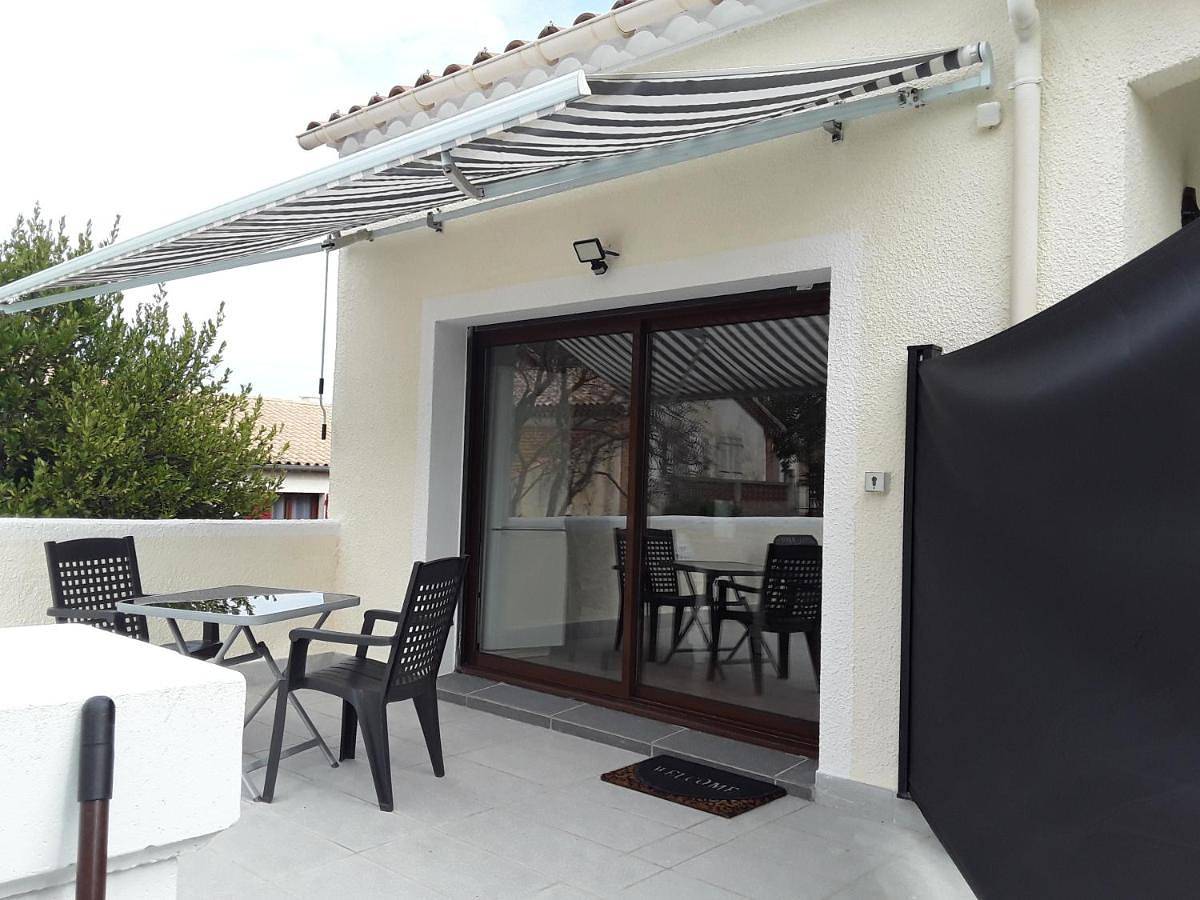 Double Room with Terrace in Moussan, Côte d'Améthyste