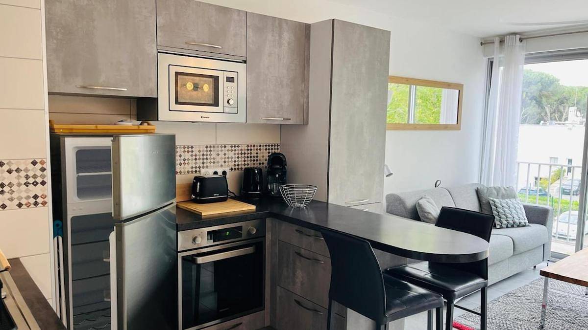 Appartement entier, Studio 3pers - Coeur de Ville et Port - 600m Plage in La Grande-Motte, Côte d'Améthyste