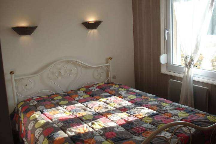 Gîte pour 2 personnes, avec jardin à Lampaul-Ploudalmézeau - 4