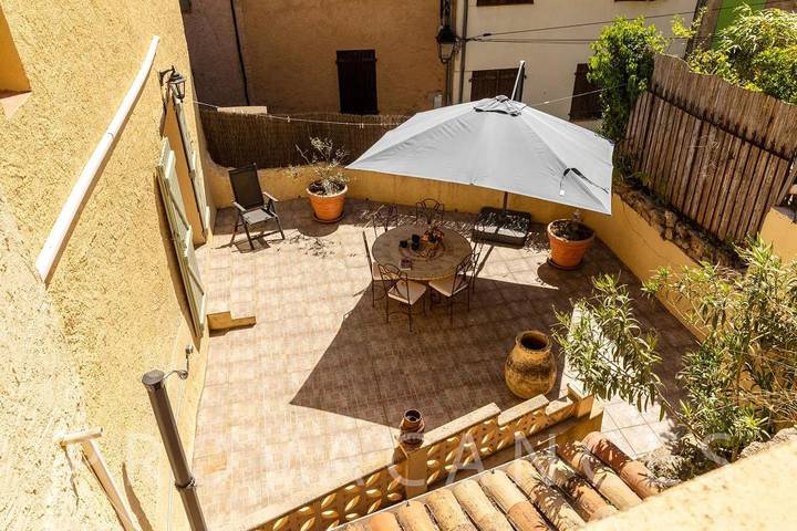 Location de vacances pour 6 personnes, avec piscine et jardin, animaux acceptés à Cotignac - 2