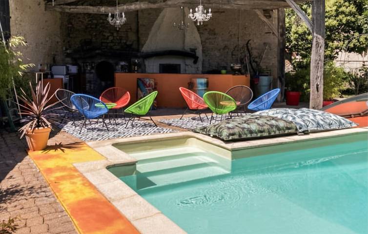 Location de vacances pour 10 personnes dans Fénols