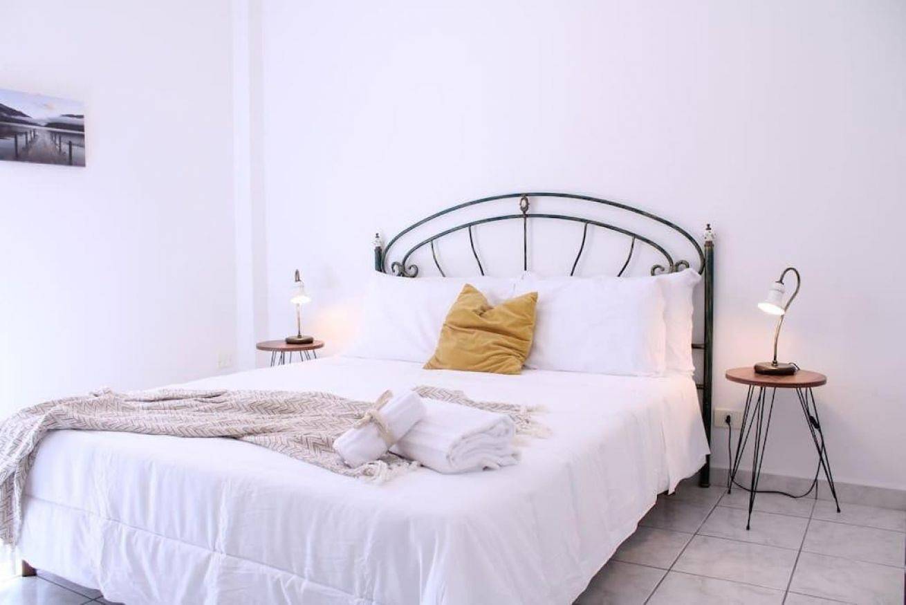 Ganze Wohnung, Alyssa-Mirage [Kostenloser Parkplatz] Wlan, Innenhof nur wenige Schritte vom Meer entfernt in Sirolo, Riviera del Conero