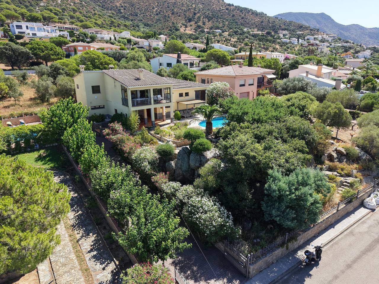 Spacious house with air conditioning and pets allowed in Pau in Pau (Spain), Upper Empordà