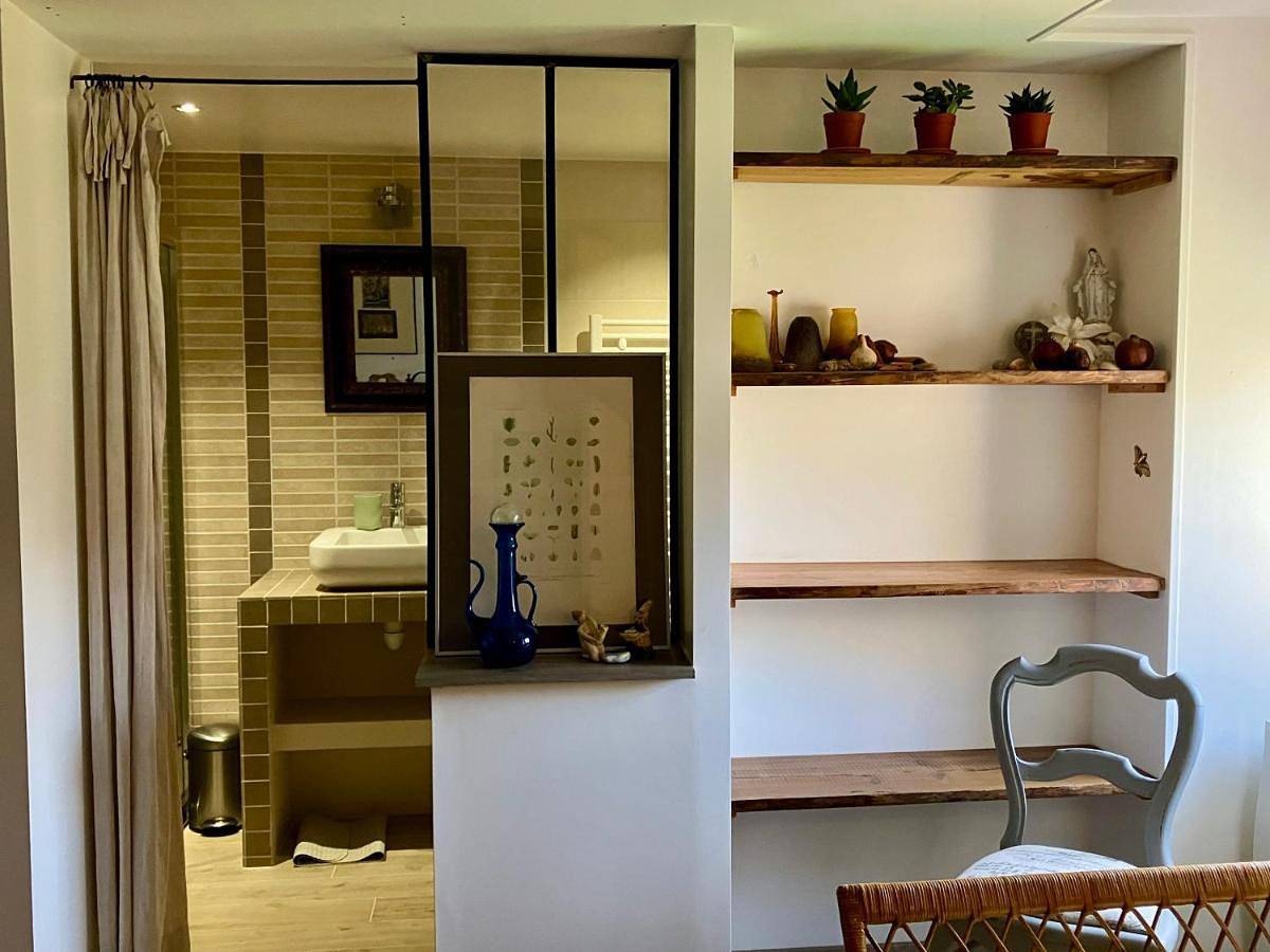 Deluxe Triple Room in Noyers, Arrondissement d'Avallon
