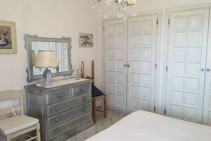 Schönes Apartment mit privatem Pool, 100 Meter vom Strand in Spiaggia di Laconia, Arzachena