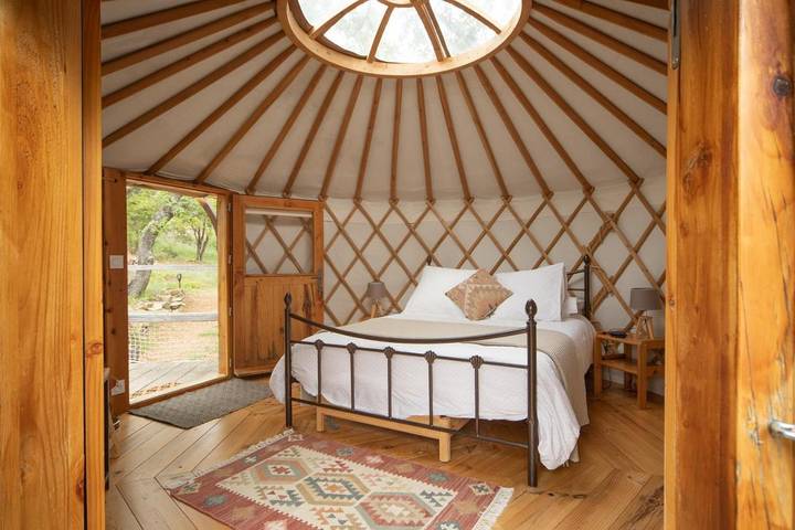 Chambre d’hôte pour 5 personnes, avec jacuzzi ainsi que jardin et piscine à Saint-Paulet-de-Caisson