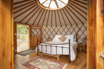 Chambre d’hôte pour 5 personnes, avec piscine ainsi que jardin et jacuzzi à Saint-Paulet-de-Caisson