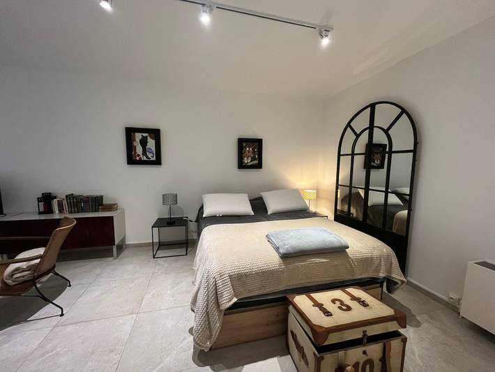 Studio entier, Spacieux studio rénové avec terrasse et parking privé in Arcachon, Région d'Arcachon