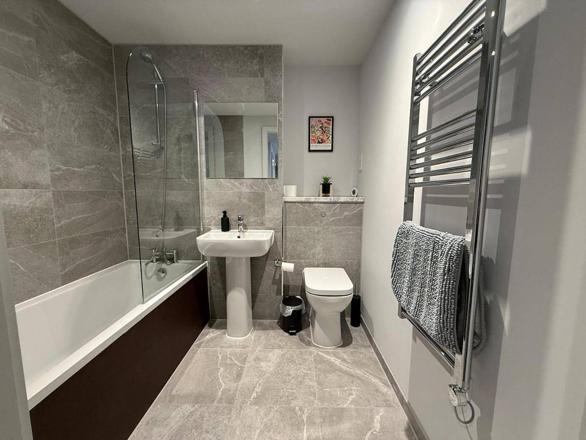 Entire apartment, Two-Bedroom Apartment in Luton, Chiltern Hills