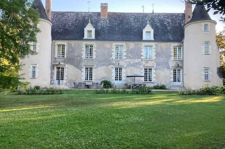 Location de vacances pour 22 personnes, avec jacuzzi et jardin à Artannes-sur-Indre