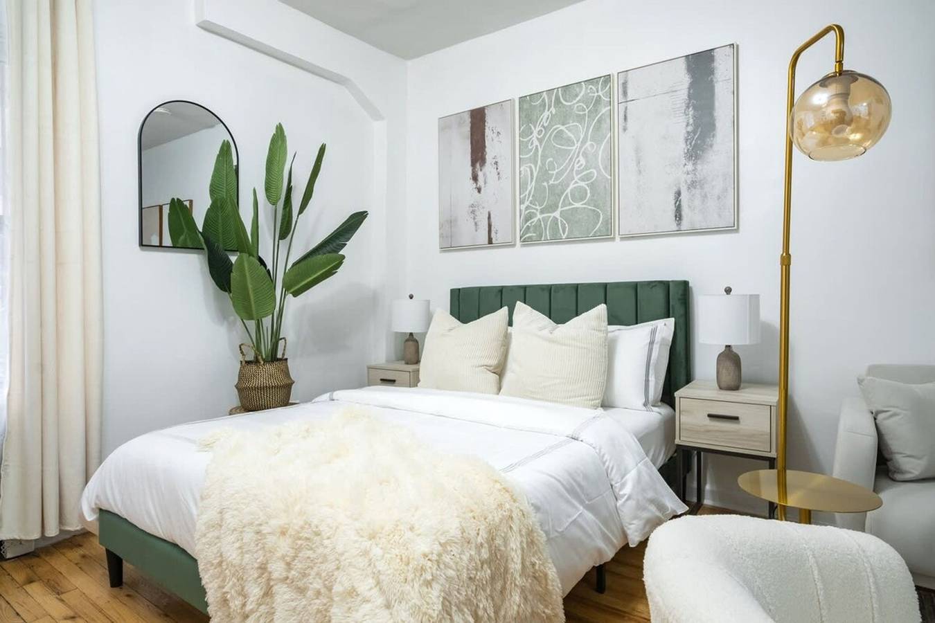 Entire apartment, 74-1A New Studio in Prime Uws - Gym In Building in Manhattan, New York City