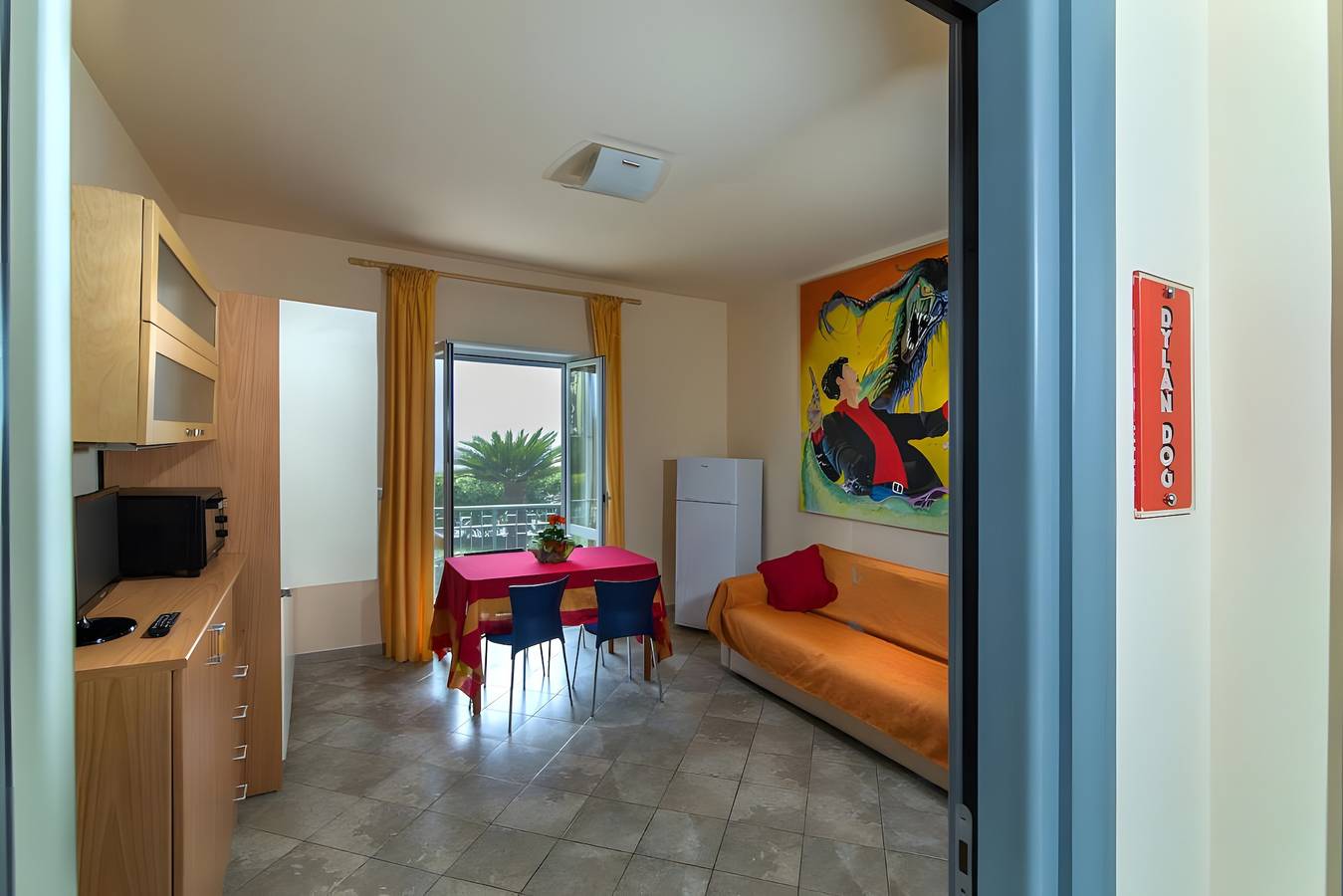 Appartement entier, Appartement « Comics » avec vue sur mer, Wi-Fi et climatisation in Vibonati, Cilento Coast