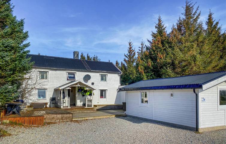 Ferienhaus für 8 Personen, mit Terrasse und Garten sowie Ausblick in Frøya