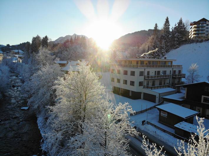 Hütte für 2 Personen, mit Balkon und Terrasse sowie Pool in Fieberbrunn