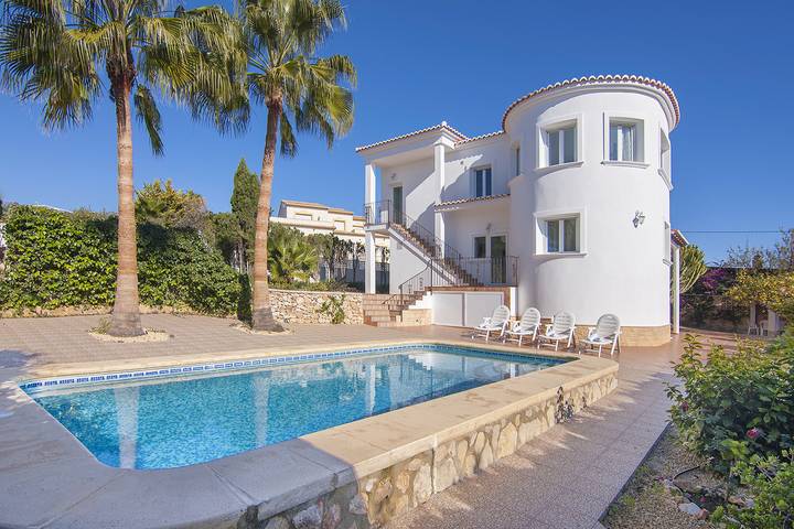 Ferienhaus für 8 Personen, mit Terrasse und Garten sowie Seeblick