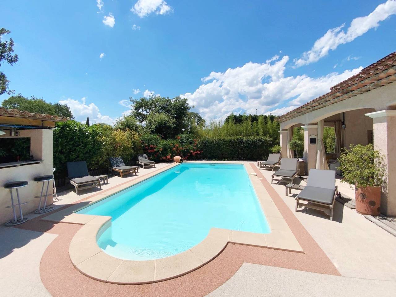 Appartement entier, Grande Villa de 250m², climatisée, piscine chauffée & salle de sport in Montauroux, Côte méditerranéenne (France)