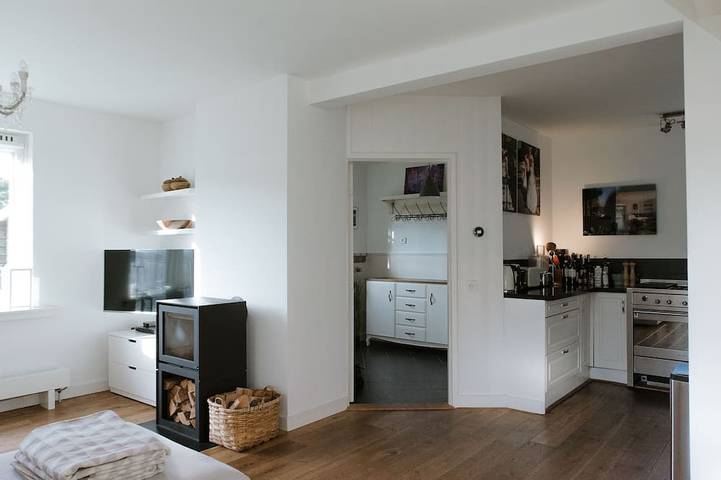 Duin- en strandvilla met zeer grote en prachtige tuin in Camperduin, Noord-Holland - Kust van de Noordzee