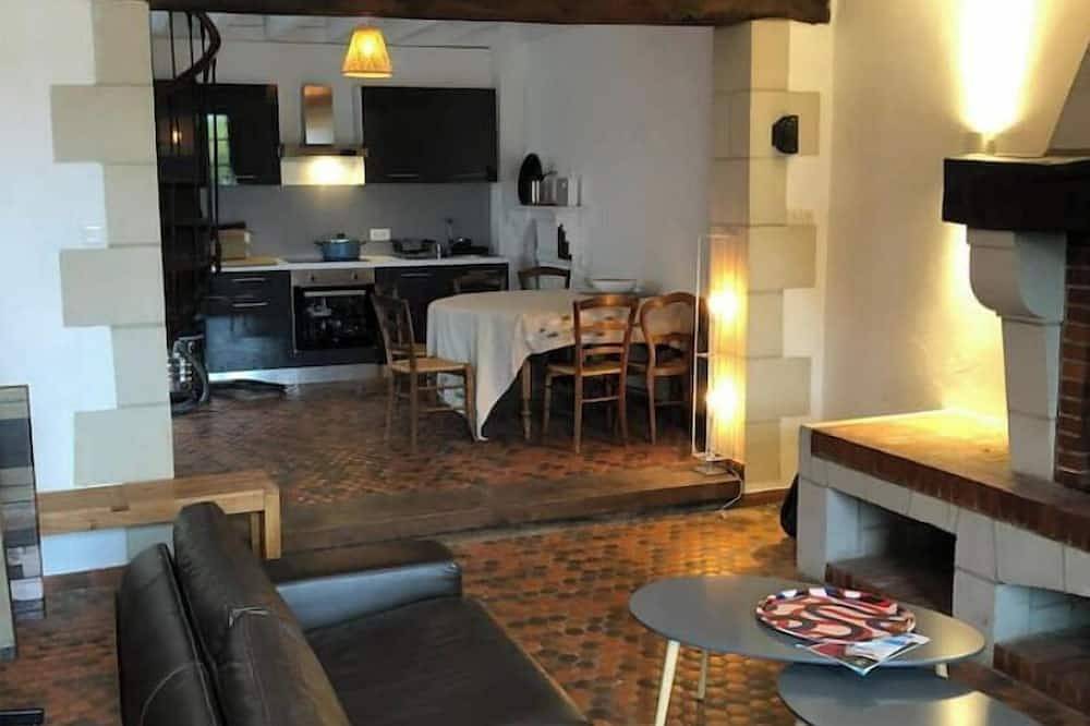 Charming house overlooking the Loire in Bouchemaine, Angers region