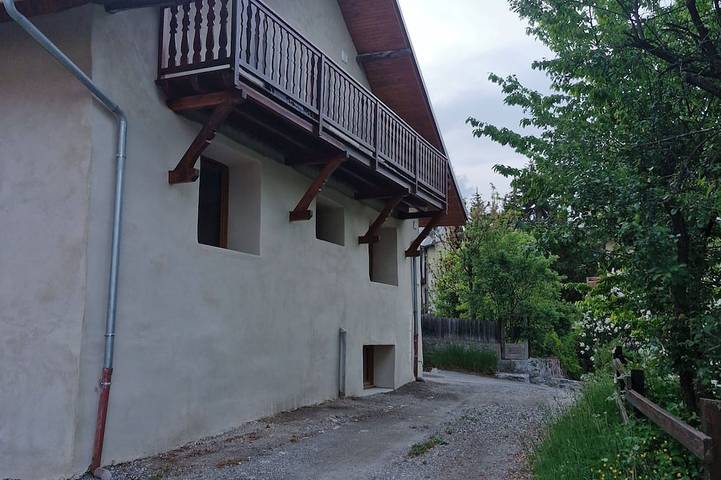Appartement entier, Appartement 1etage de maison+2 parkings privatif.Grand balcon paisible. in Le Monêtier-les-Bains, Serre Chevalier