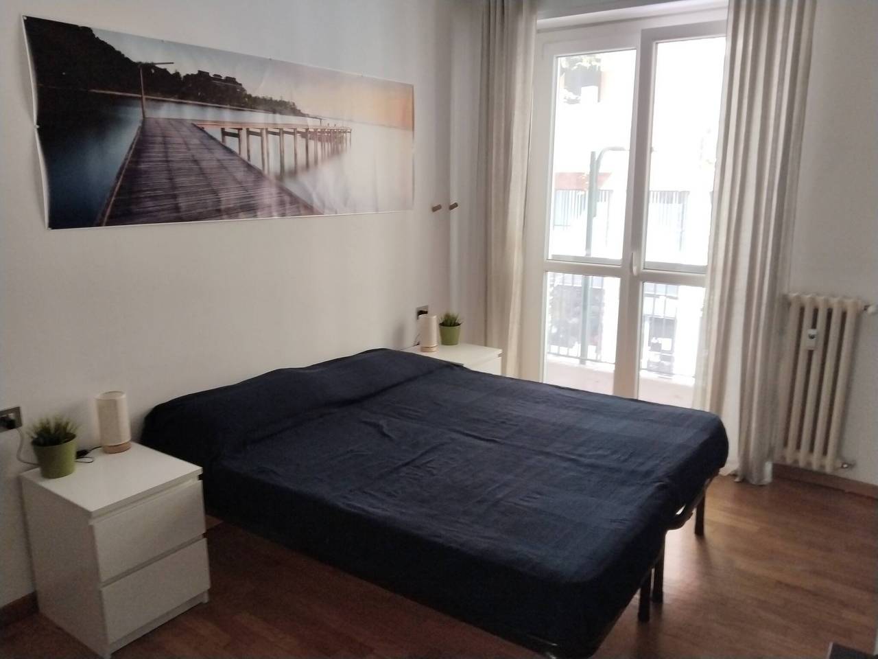 Spacious room in three-room apartment a stone's throw from the M1 in Sesto San Giovanni, Milan Province