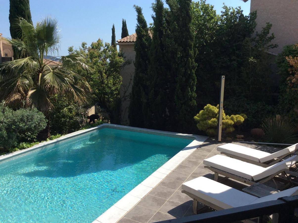 Double Room with Private Terrace in Bouzigues, Côte méditerranéenne (France)