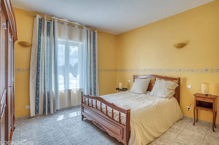 Location de vacances pour 10 personnes, avec jardin à Nojals-et-Clotte - 3