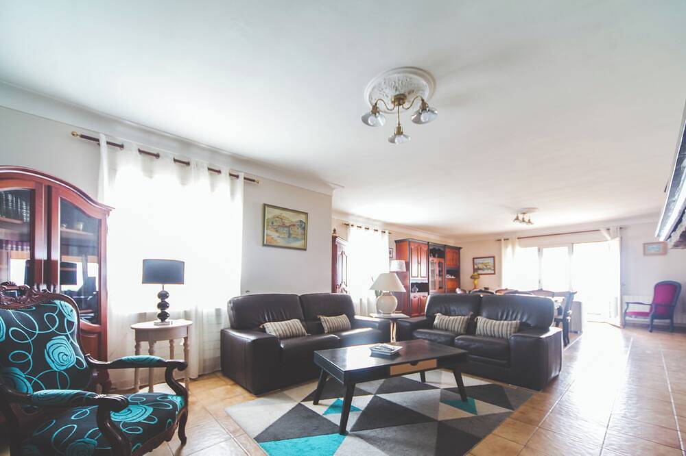 Maison à 300 mètres de la plage avec vue mer, jardin et deux terrasses in Propriano, Arrondissement de Sartène