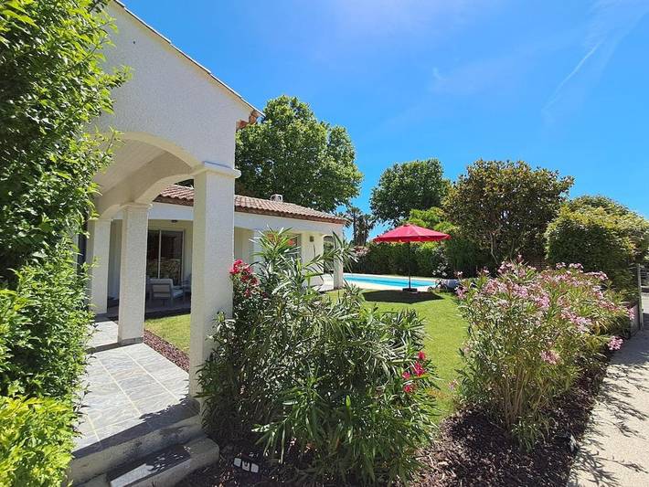 Location de vacances pour 6 personnes, avec piscine ainsi que jacuzzi et jardin, animaux acceptés à Saussan - 3