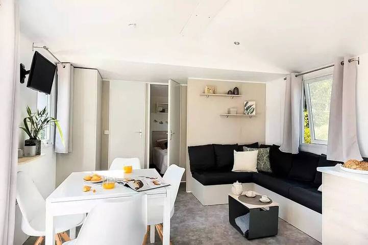 Mobil home pour 4 personnes à Touquin