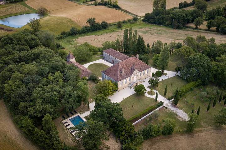 Gîte pour 15 personnes, avec jardin à Mansempuy