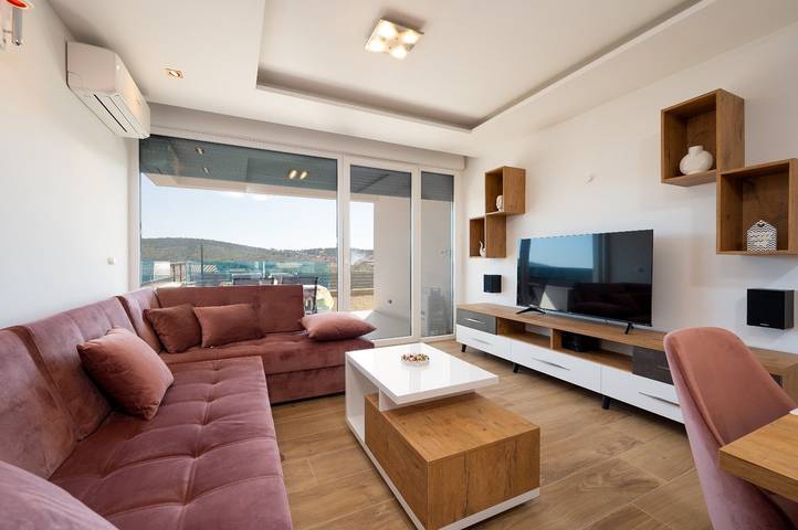 Appartamento intero, Appartamento vacanze per 5 persone con balcone/terrazza in Traù, Regione spalatino-dalmata