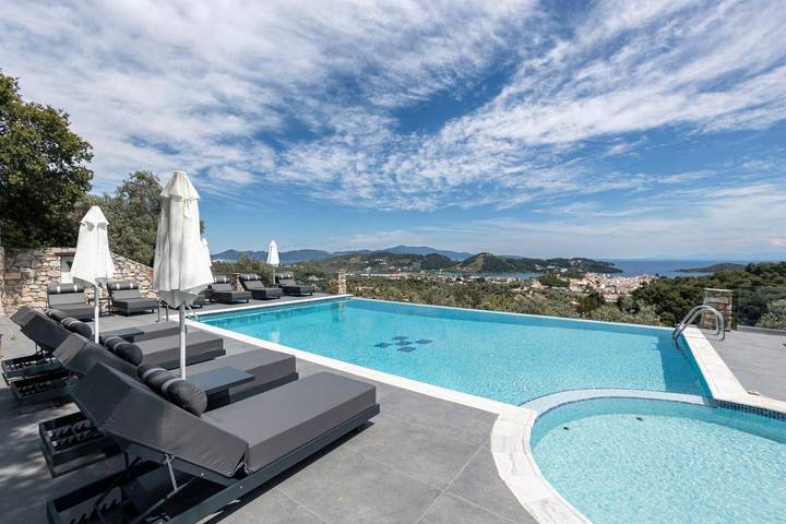 Apartmenthotel für 4 Personen, mit Garten und Pool sowie Kinderpool und Ausblick, mit Haustier - 1