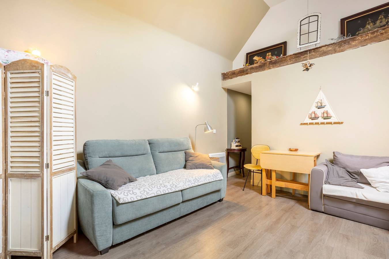 Studio entier, Studio L'Eclose - Ty Du avec terrasse privée, jardin partagé et Wi-Fi - Accueil Vélo et proche Gr34 in Guilvinec, Région de Quimper