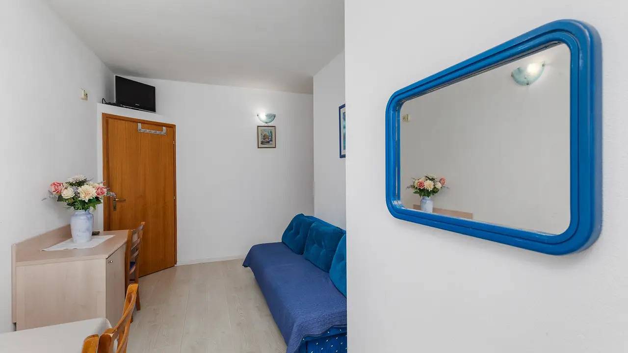 Cały apartament wypoczynkowy, Apartament wakacyjny dla 3 osób z taras in Drašnice, Riwiera Makarska