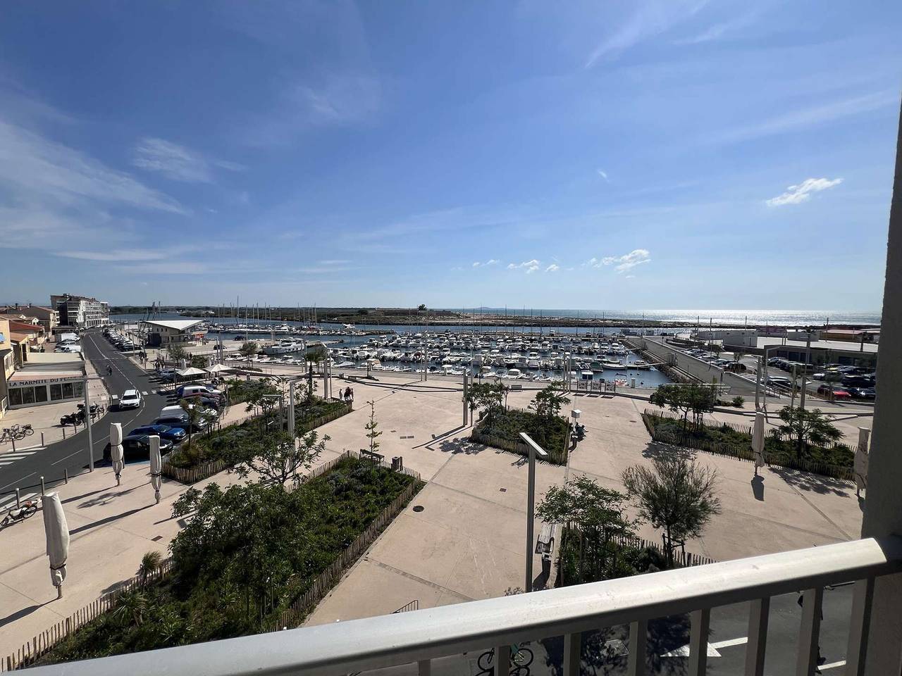 Entire studio, Studio cabin, port view, 4 pers, 100m to beach in Valras-Plage, Côte d'Améthyste