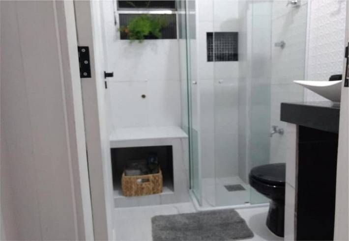 Casas e apartamentos de temporada para 4 pessoas, com balcão e jardim em Santos
