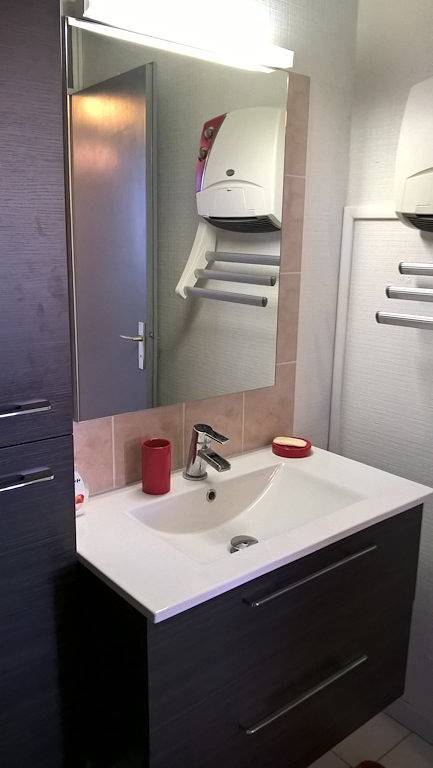 Appartement entier, T2 meublé vue étang face au mont Saint-Clair in Balaruc-les-Bains, Côte d'Améthyste