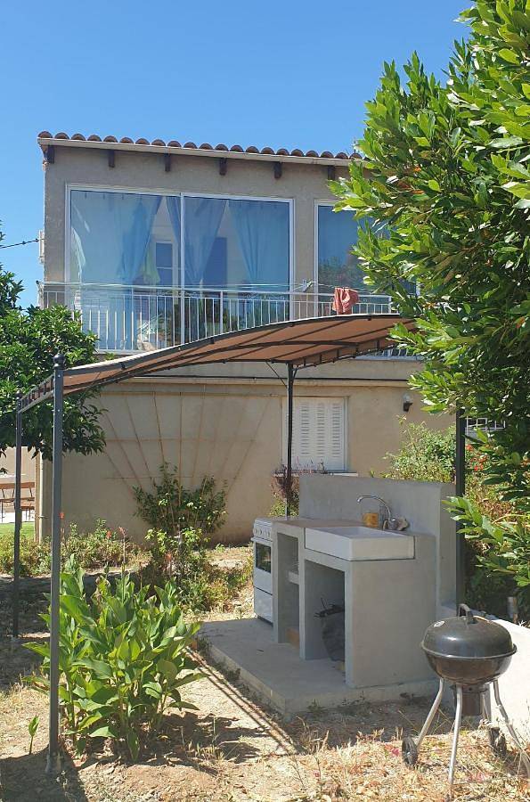 Chambre d’hôte pour 2 personnes, avec vue ainsi que jardin et terrasse à Valle-di-Campoloro