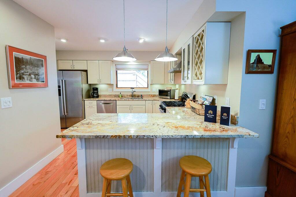 Funkelndes neues Zuhause in der Nähe der Innenstadt, Wanderwege und vieles mehr! in Durango (Colorado), San Juan National Forest