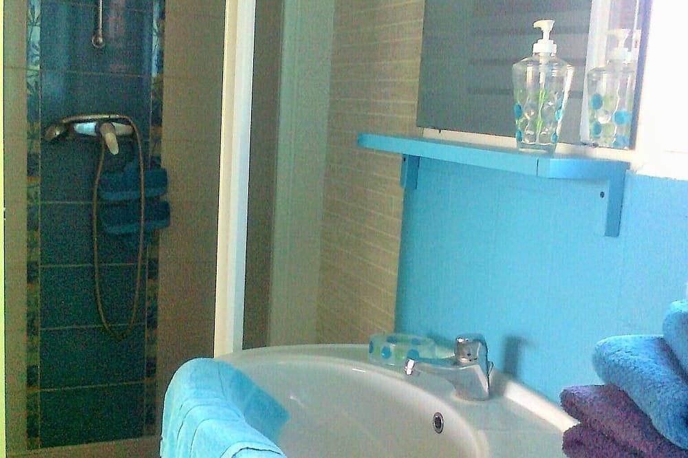 Bamboo Zen Gite In A Peaceful Natural Setting Pets Welcome in Missillac, Region de Saint-Nazaire