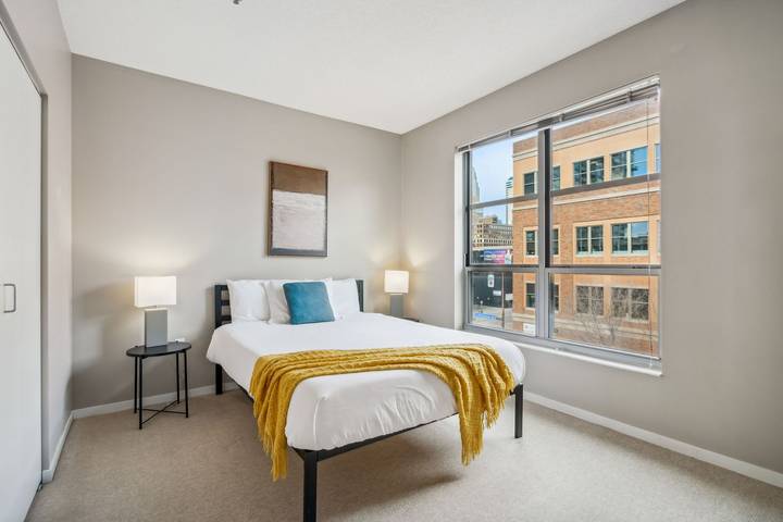 Vacation rental for 9 people, with pool, kid friendly in Twin Cities
