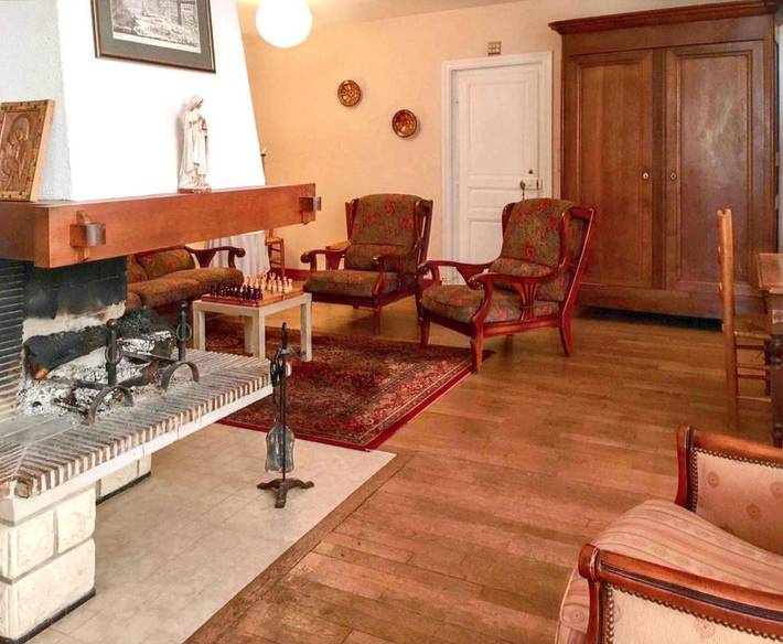 Location de vacances pour 15 personnes, avec terrasse et jardin à Carrouges - 3