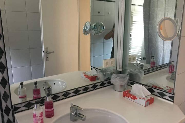 Ganze Wohnung, Top 3 Zi. Ferienwohnung in Villengebiet nahe Schloss und Altstadt, 110 qm in Schlierbach, Heidelberg