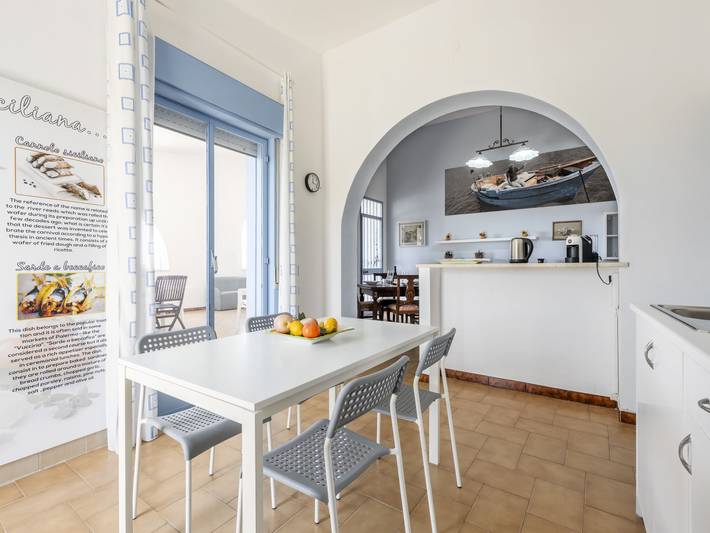 Gîte pour 6 personnes, avec balcon à Balestrate - 4