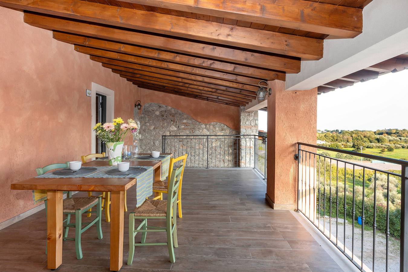 Ganze Wohnung, Apartment 'Il Borgo Ulivo' mit Seeblick, Wlan und Klimaanlage in Polpenazze del Garda, Gardasee-Berge