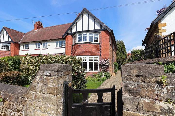 Holiday rental for 4 people, with hot tub and garden, with pets in Scalby
