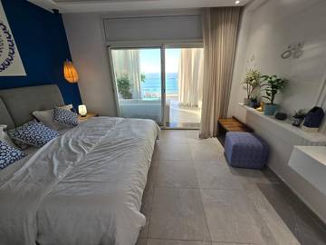 Gîte pour 2 personnes, avec terrasse ainsi que piscine et vue à Moulay Bousselham