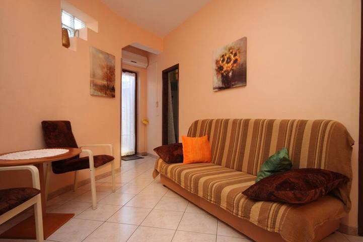 Ganze Wohnung, 2-Zimmer-Ferienwohnung mit Terrasse Pomer, Medulin in Pomer, Südküste Istrien