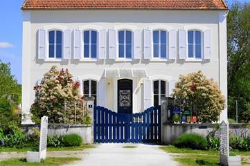 Chambre d’hôte pour 3 personnes, avec jardin et piscine dans Marennes-Hiers-Brouage